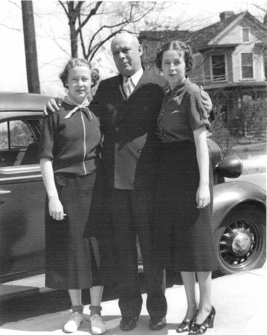 Buck Williams with his daughters Lillian (on left) and Snooks (on right)